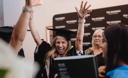 Toi Ohomai Graduand celebrating