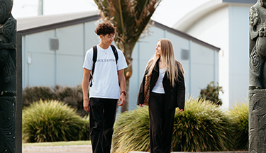 Toi Ohomai students walking around campus Toi Ohomai students walking around campus